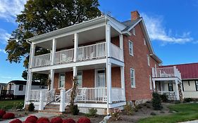 Red Caboose Motel & Restaurant